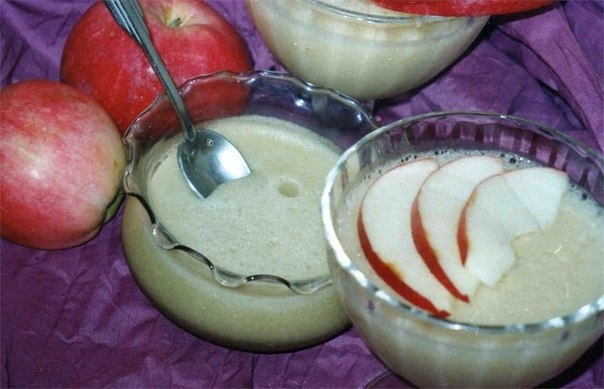 Яблочный крем — очень простой в приготовлении диетический десерт, который не навредит фигуре и при этом утолит жажду съесть что-нибудь сладенькое :)