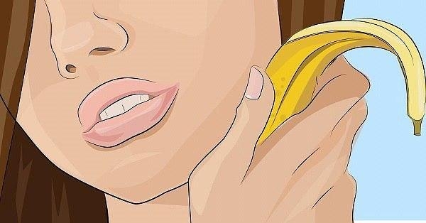 Возьмите банановую кожуру и втирайте в лицо. Вы будете поражены тем, что произойдет с вашей кожей.