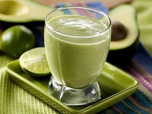 Невероятно вкусный и очень полезный общеукрепляющий напиток на основе молока и мякоти авокадо поможет не только укрепить иммунную систему нашего организма, но и улучшит ваше самочувствие, укрепит сердце и сосуды, придаст сил и бодрости! Невероятно вкусный и очень полезный общеукрепляющий напиток на основе молока и мякоти авокадо поможет не только укрепить иммунную систему нашего организма, но и улучшит ваше самочувствие, укрепит сердце и сосуды, придаст сил и бодрости!