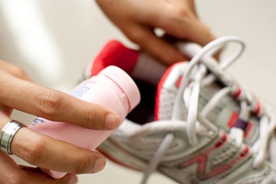 Как избавить свою обувь от запаха