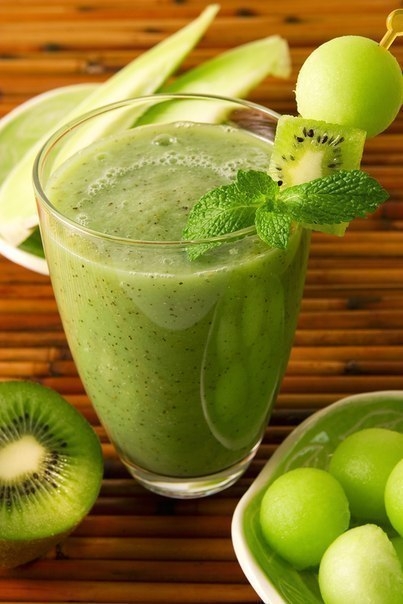Витаминный жиросжигающий зеленый коктейль